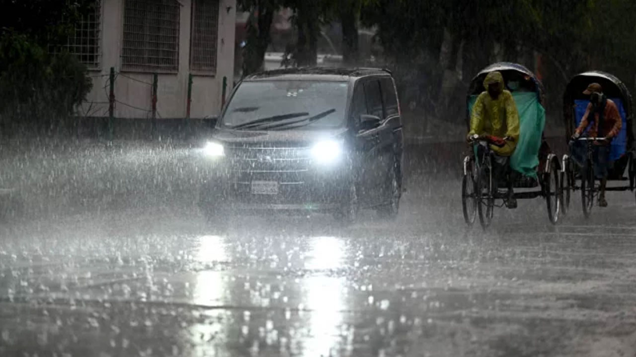 রাতে ঢাকায় বৃষ্টির আভাস